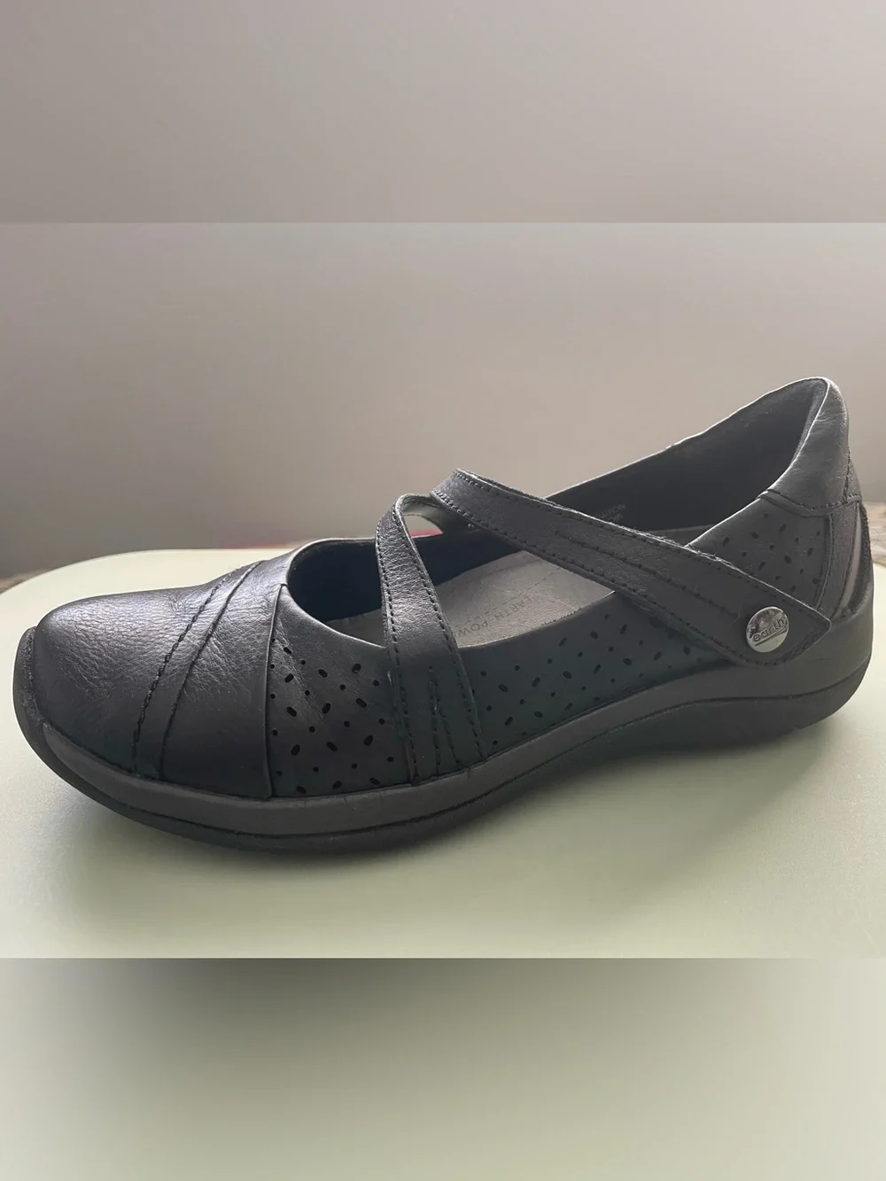 Earth Kara Newton Black Leather Cross-Strap Mary Jane Flats Size 5